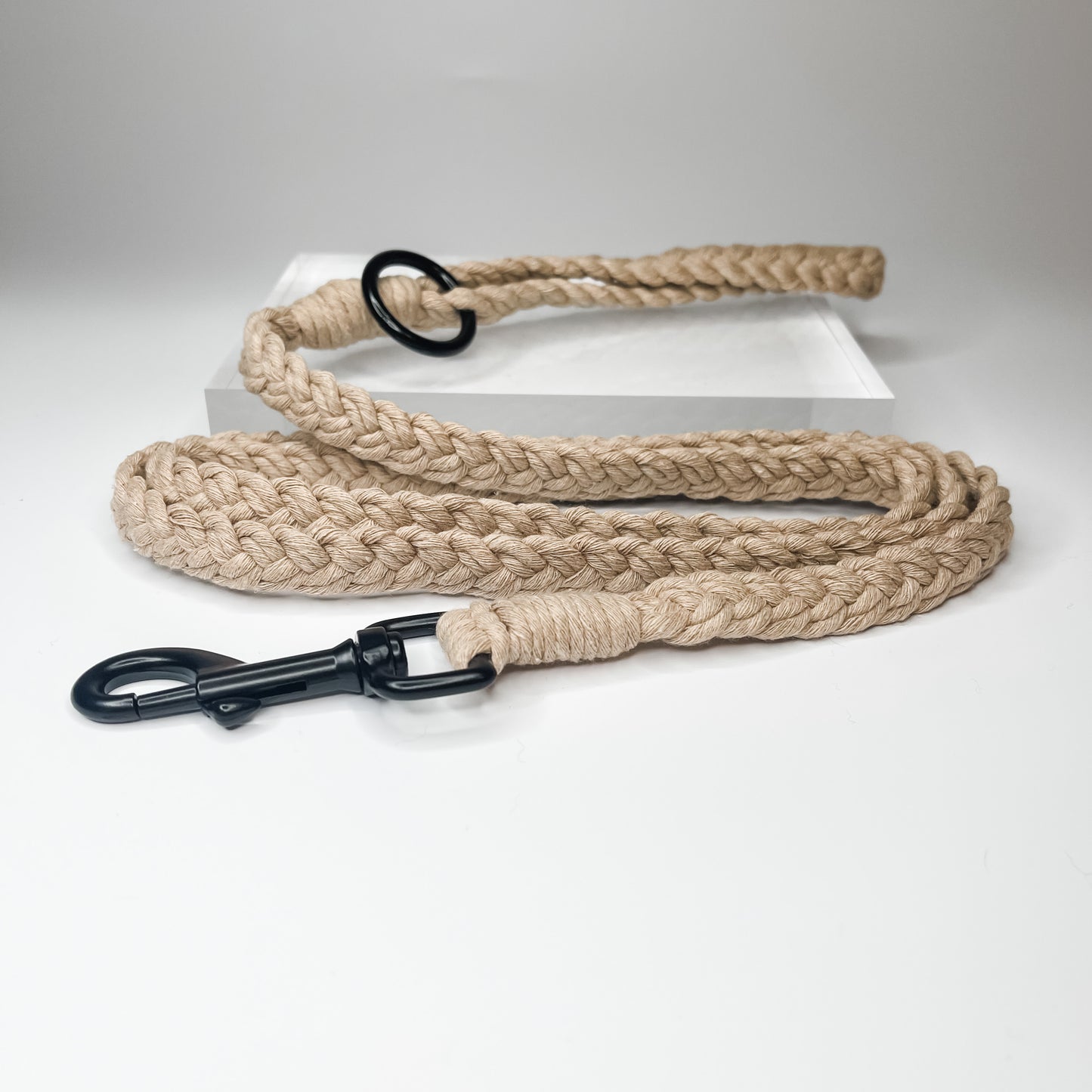 Leash - BEIGE MACRAME DOUBLE BRAID